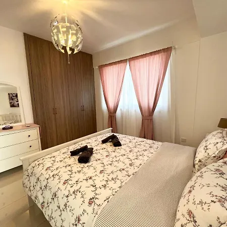 Albert's St. Lazarus 401 Апартаменты Ларнака